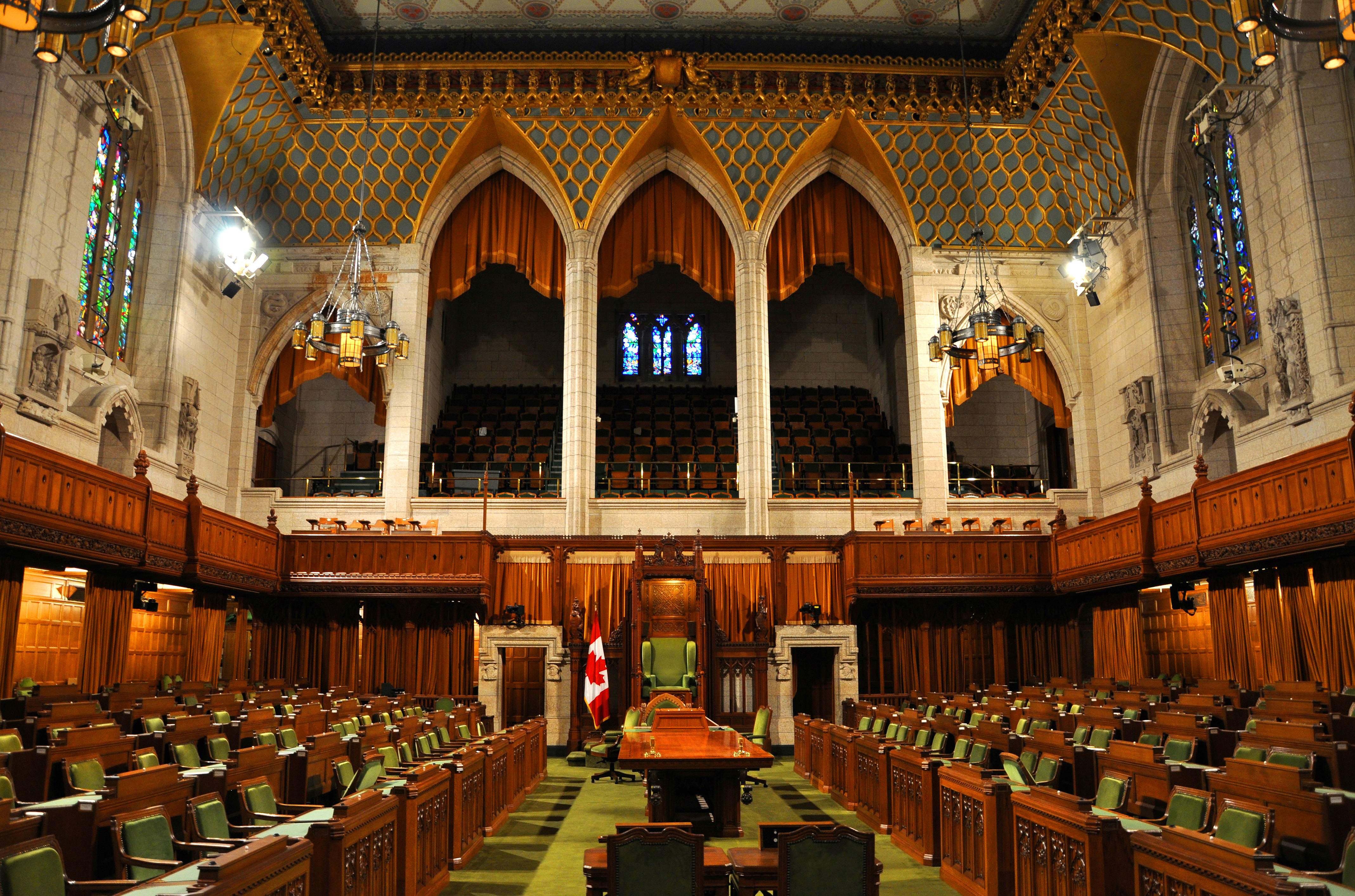 2 the house of commons. Оттава здание парламента. Здание парламента Канады (Оттава). Парламентский холм Оттава. Палата общин Канады здание.