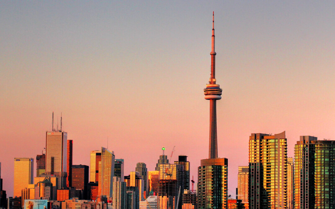 Toronto_skyline_@_sunset_(HDR)